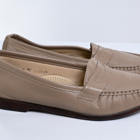 Leather Shoes - Picture 4 of 4